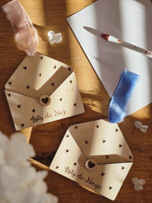 Walentynkowy prezent dla Niej i dla Niego - drewniane koperty na listy