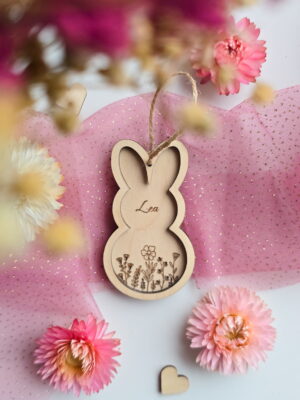 Zawieszka wielkanocna do koszyczka z imieniem dziecka w kształcie królika