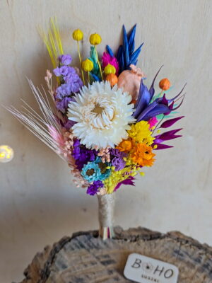 Kolorowa butonierka z suszonych kwiatów dla Pana Młodego