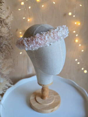 Delikatny wianek komunijny biało-różowy, Hortensja i gipsówka