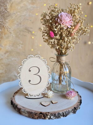 Drewniane numery na stół - owalne, efekt koronki