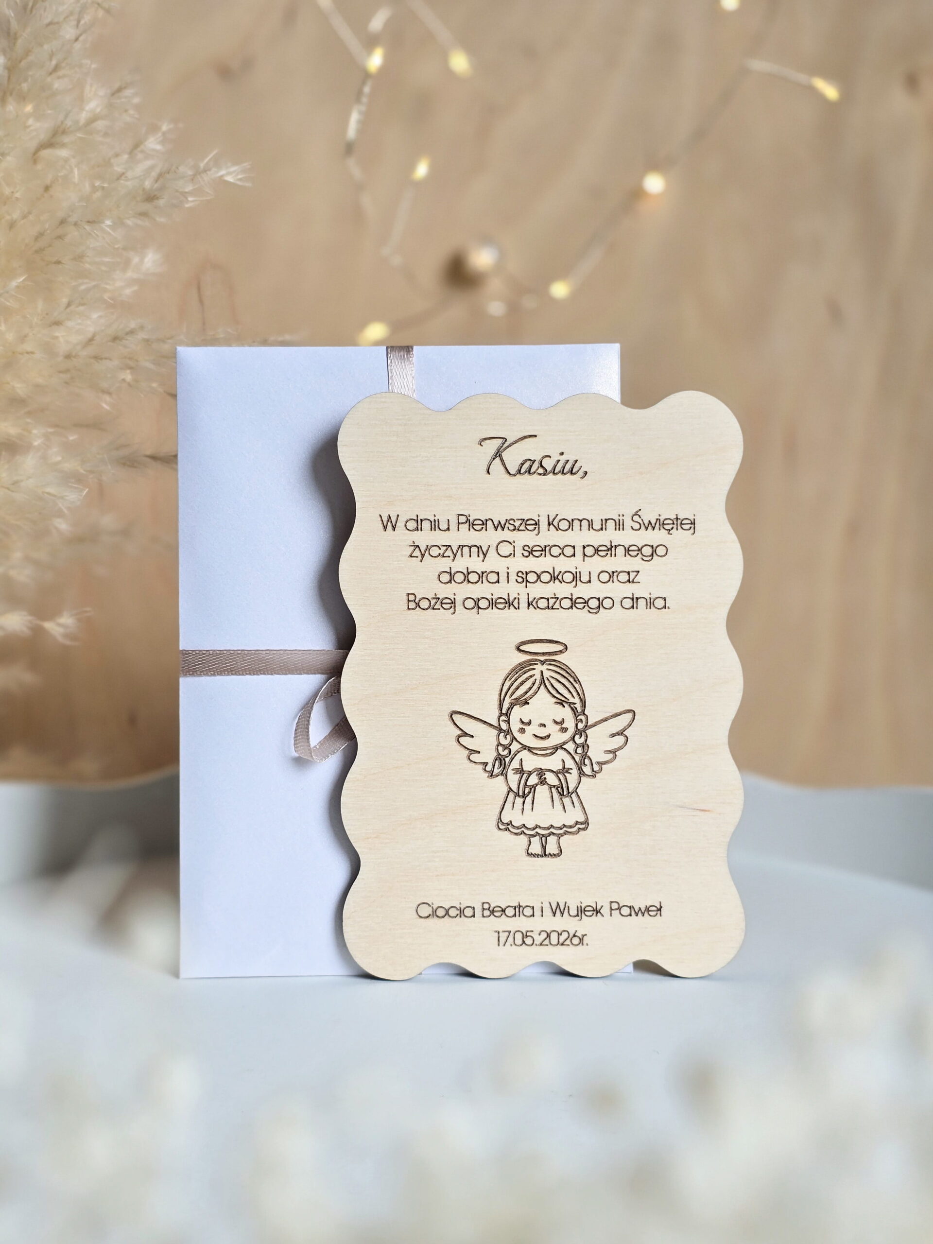 Personalizowana kartka komunijna dla dziewczynki z grawerem