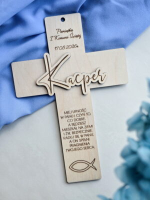 Personalizowana pamiątka Pierwszej Komunii Świętej - Krzyż z fragmentem Psalmu 37